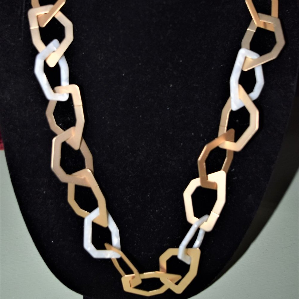 Estonia Pearl & Gold Link Necklace